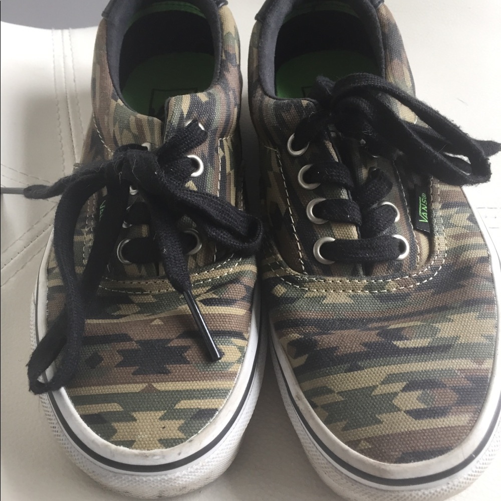 Women’s Camo Vans Size 5.5